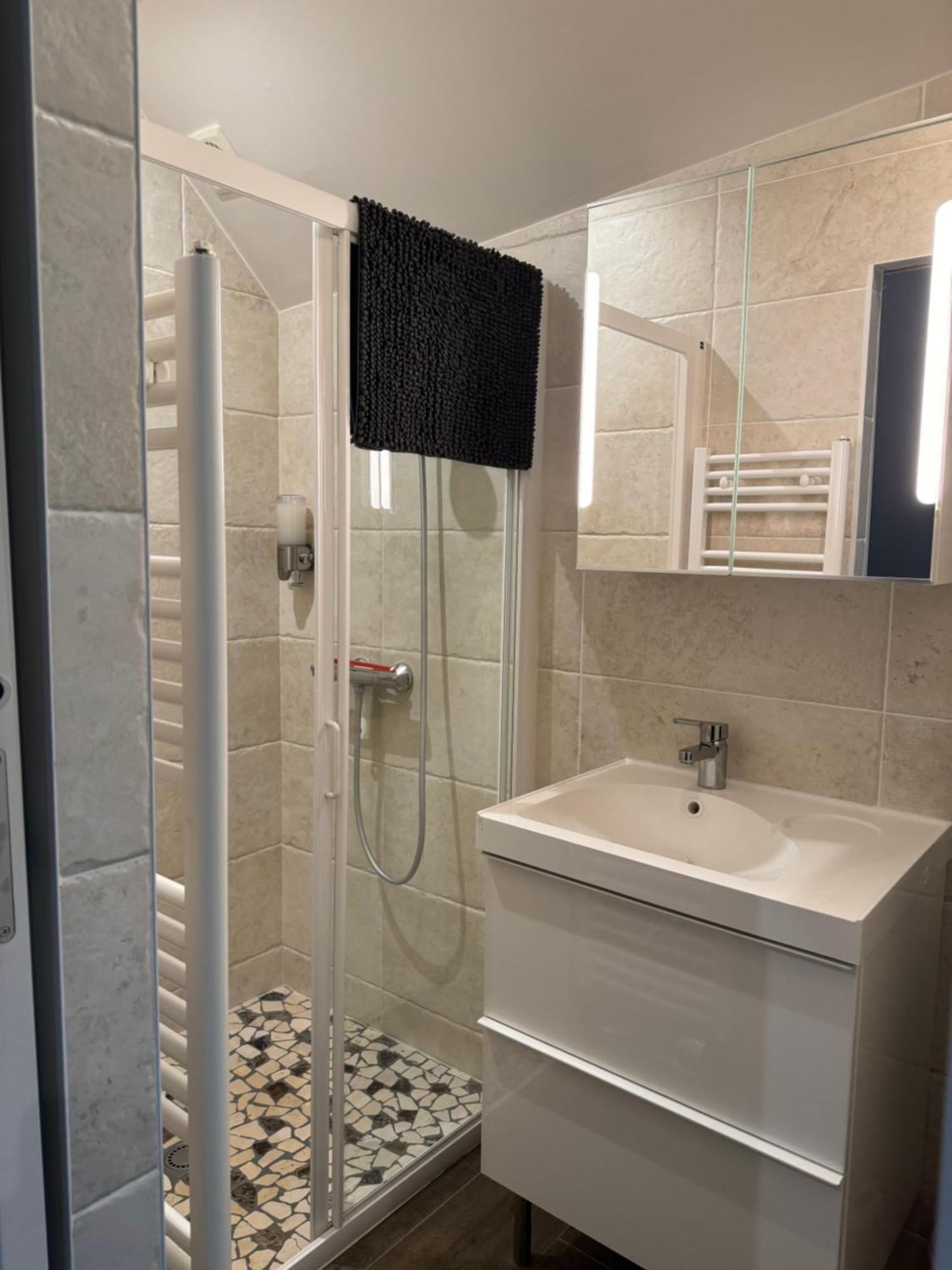 Chambre Avec Acces Jacuzzi Plombieres-les-Dijon Εξωτερικό φωτογραφία